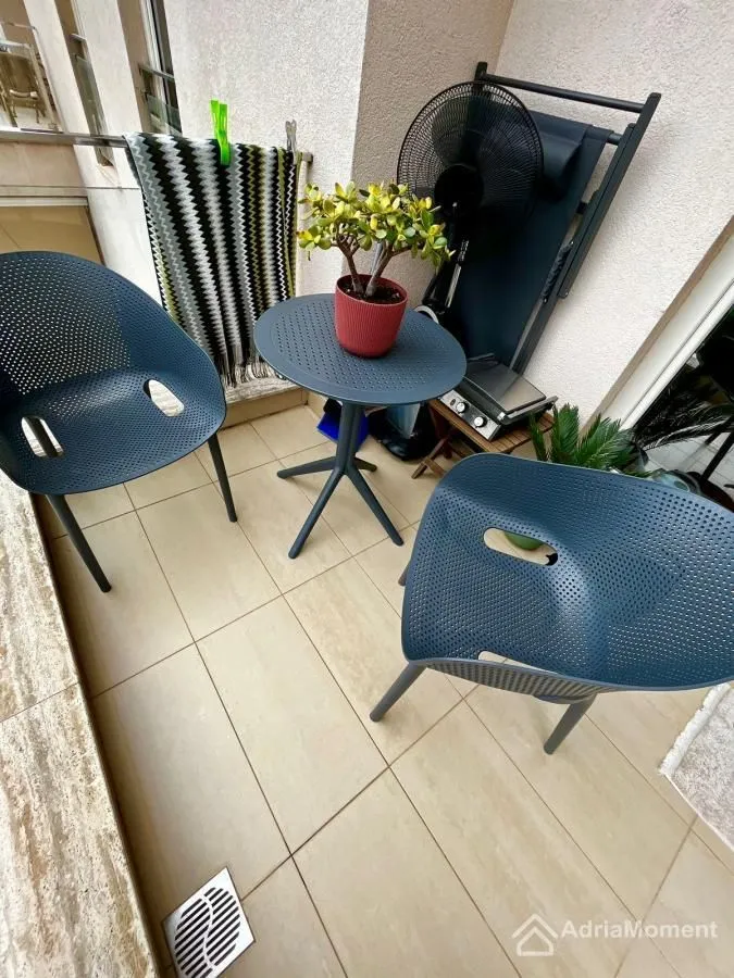 Prodaja, jednosoban stan, 77m², Centar, Budva