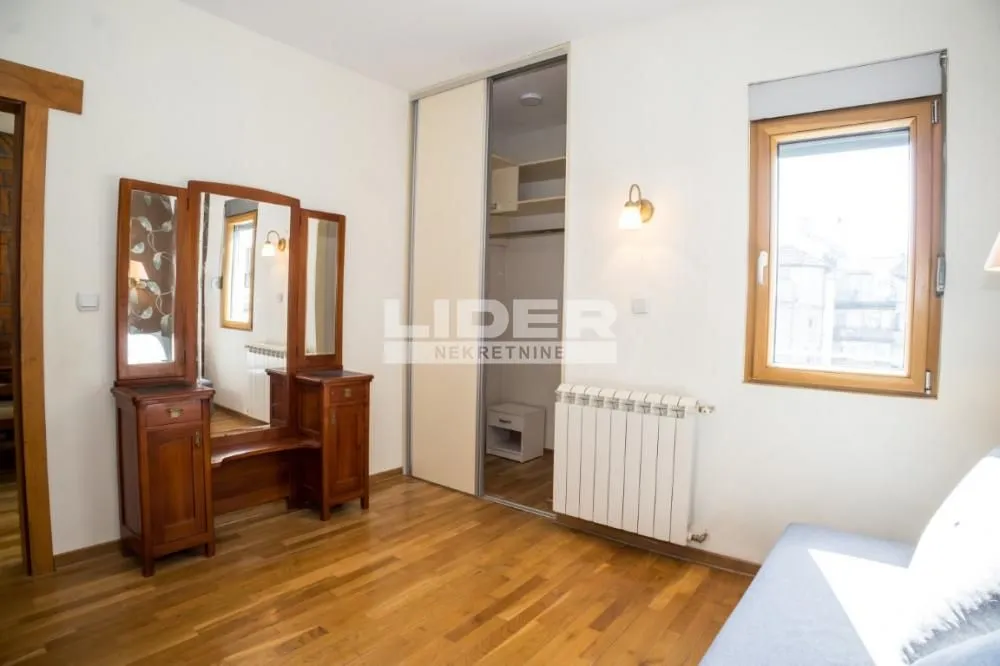 Sale, three bedroom apartment, 69m², Stari Grad, Beograd