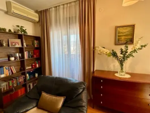 Izdavanje, dvosoban stan, 60m², Stari Aerodrom, Podgorica - image 2