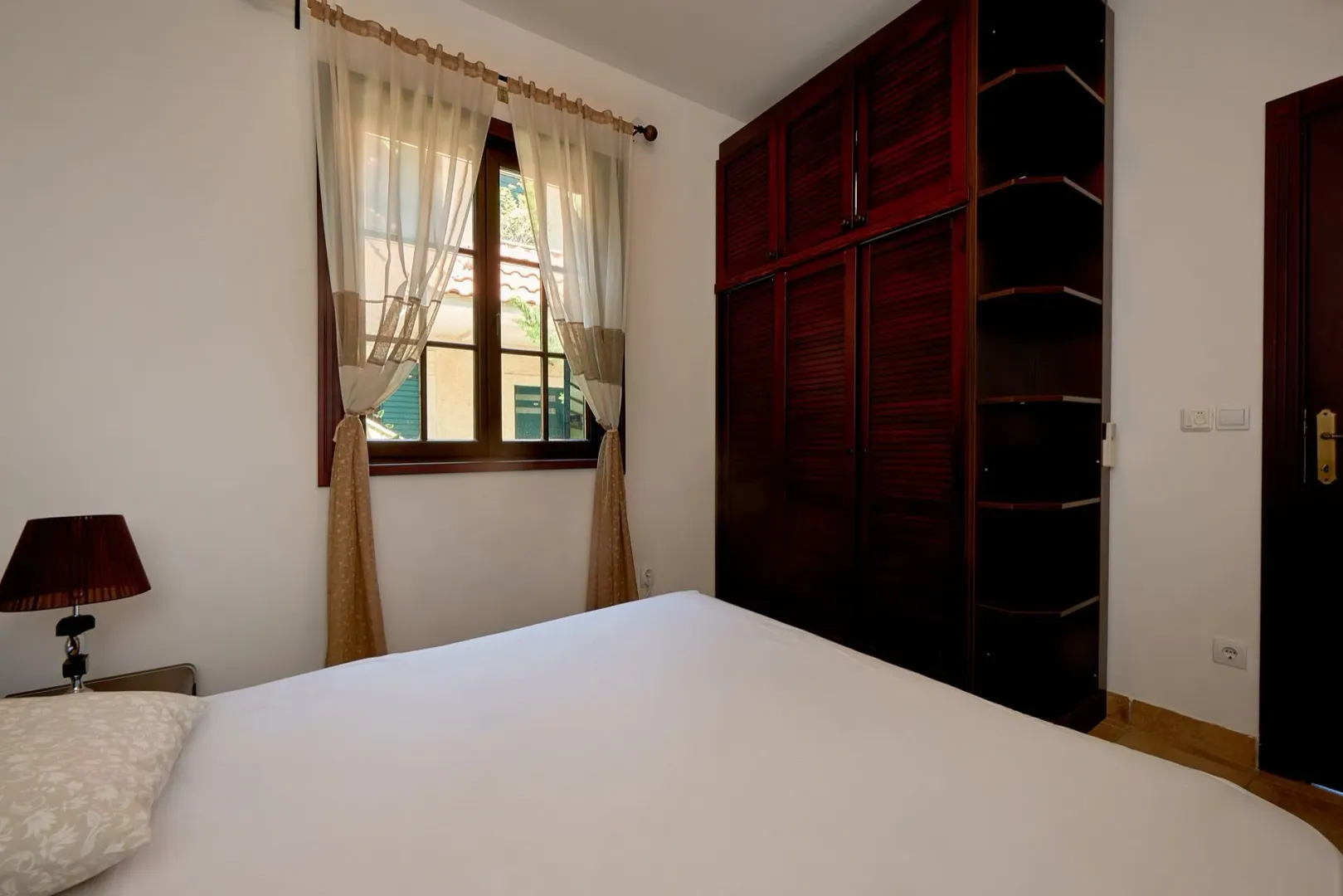 Prodaja, kuća, 235m², Kostanjica, Kotor