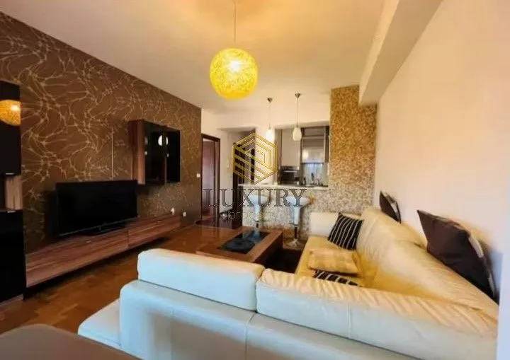 Izdavanje, jednosoban stan, 57m², City Kvart, Podgorica