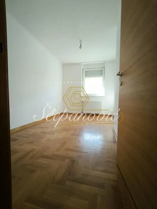 Prodaja, trosoban stan, 70m², Podbara, Novi Sad Sve Podlokacije