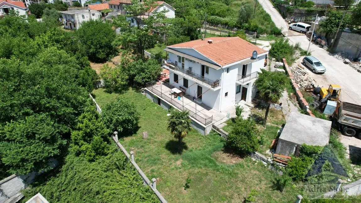 Sale, house, 192m², Risan, Kotor