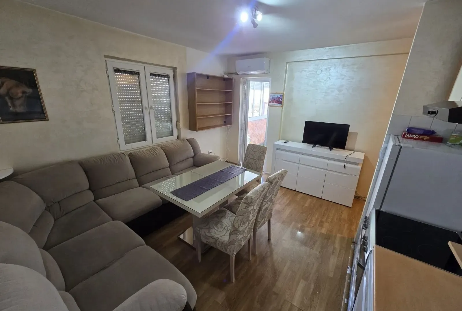 Izdavanje, trosoban stan, 80m², Gradiošnica, Tivat