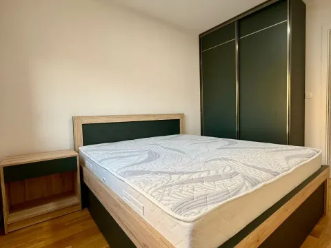 Izdavanje, jednosoban stan, 43m², Pobrežje, Podgorica - image 6