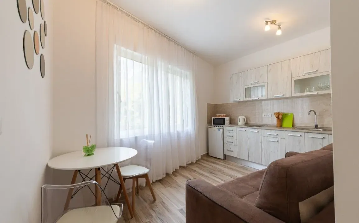 Izdavanje, jednosoban stan, 55m², Bečići, Budva