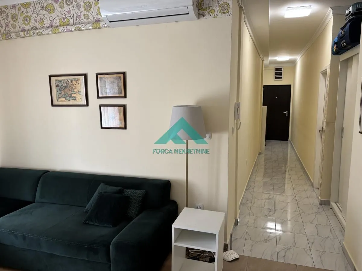 Prodaja, trosoban stan, 79m², Stari Grad, Beograd