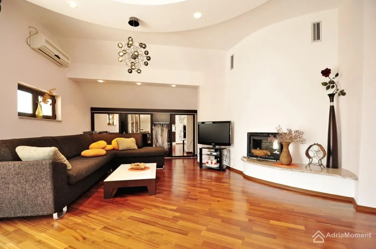 Sale, house, 222m², Donja Lastva, Tivat