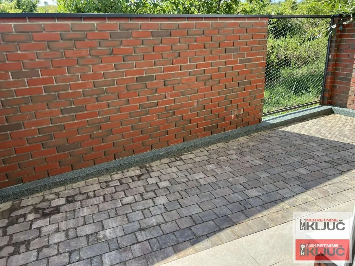 Prodaja, četvorosoban stan, 73m², Alibegovac, Petrovaradin