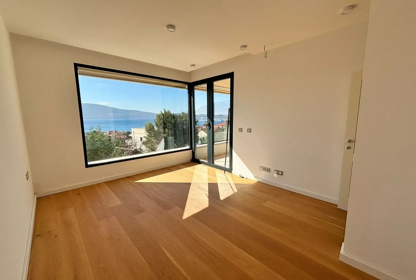 Prodaja, dvosoban stan, 101m², Donja Lastva, Tivat