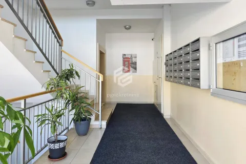 Prodaja, jednosoban stan, 51m², City Kvart, Podgorica - image 20
