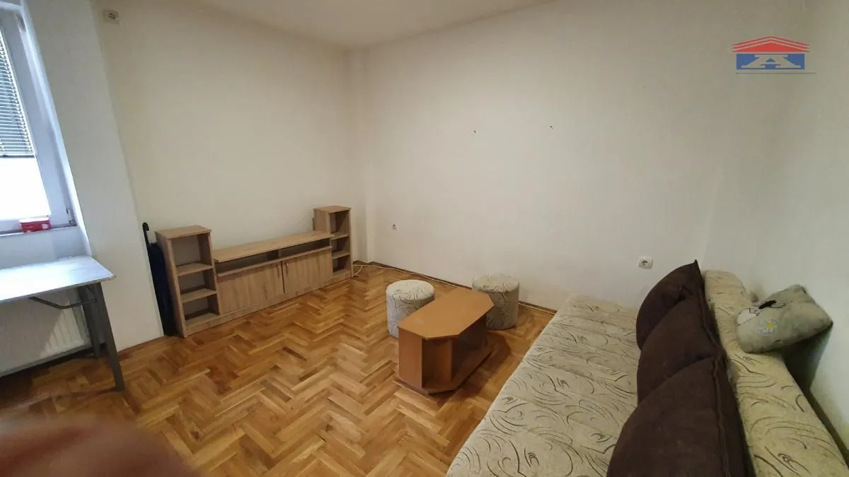 Izdavanje, jednosoban stan, 35m², Grbavica, Novi Sad Sve Podlokacije