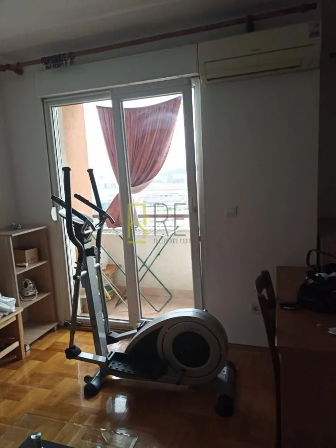 Rent, studio apartment, 37m², Stari Aerodrom, Podgorica