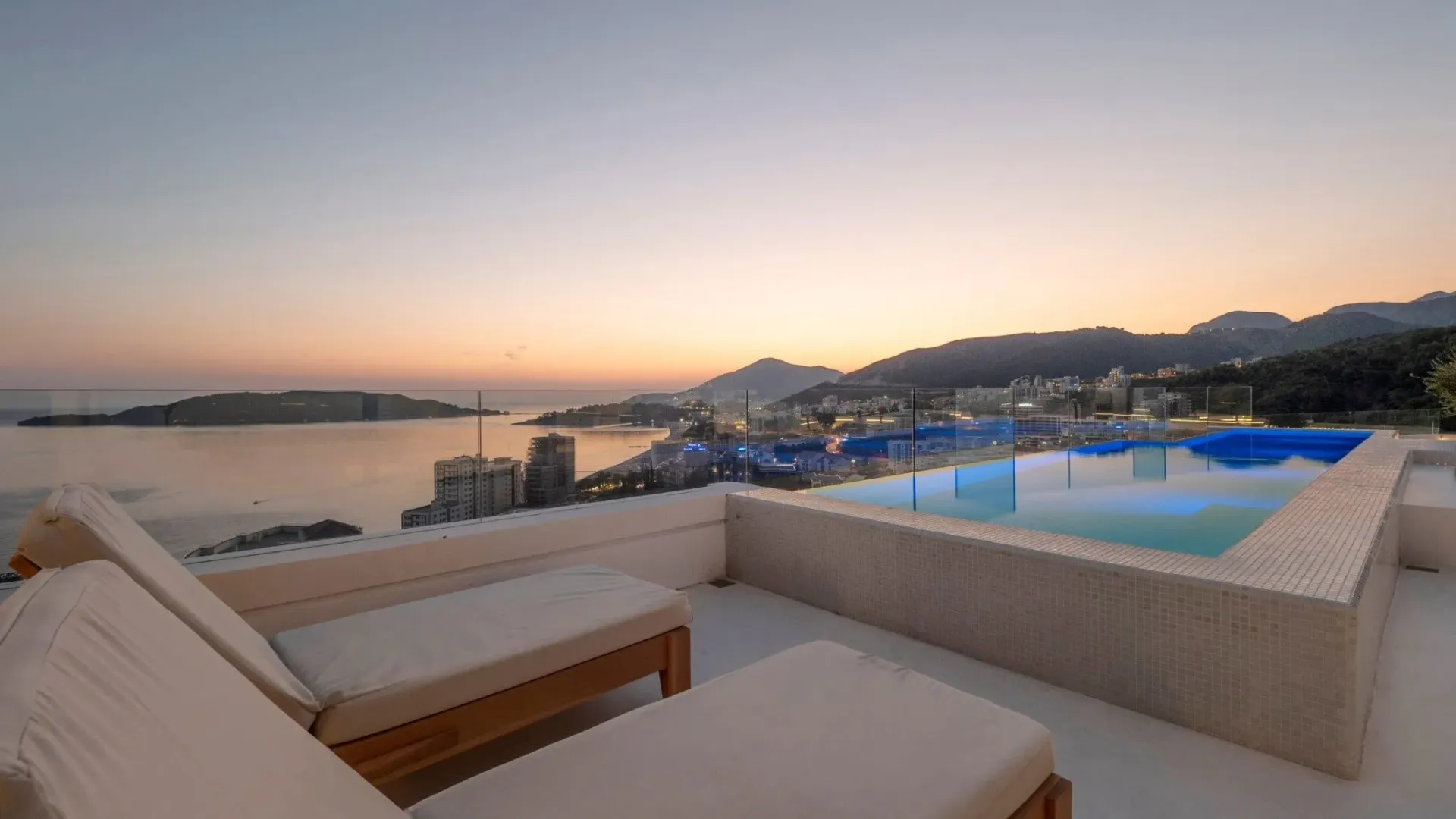 Sale, apartment, 1000m², Rafailovići, Budva