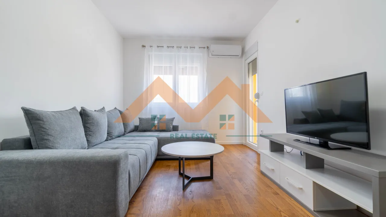 Izdavanje, jednosoban stan, 45m², Pobrežje, Podgorica