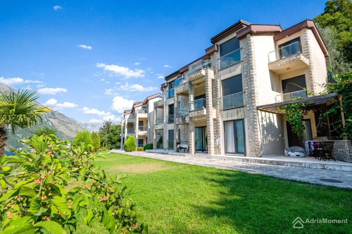 Sale, two bedroom apartment, 68m², Kostanjica, Kotor