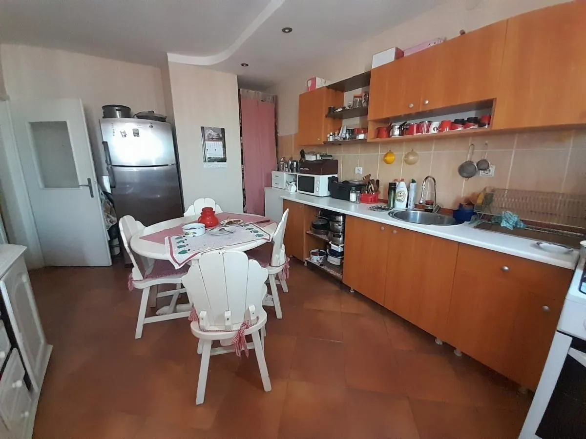 Prodaja, trosoban stan, 69m², Duvanište, Niš