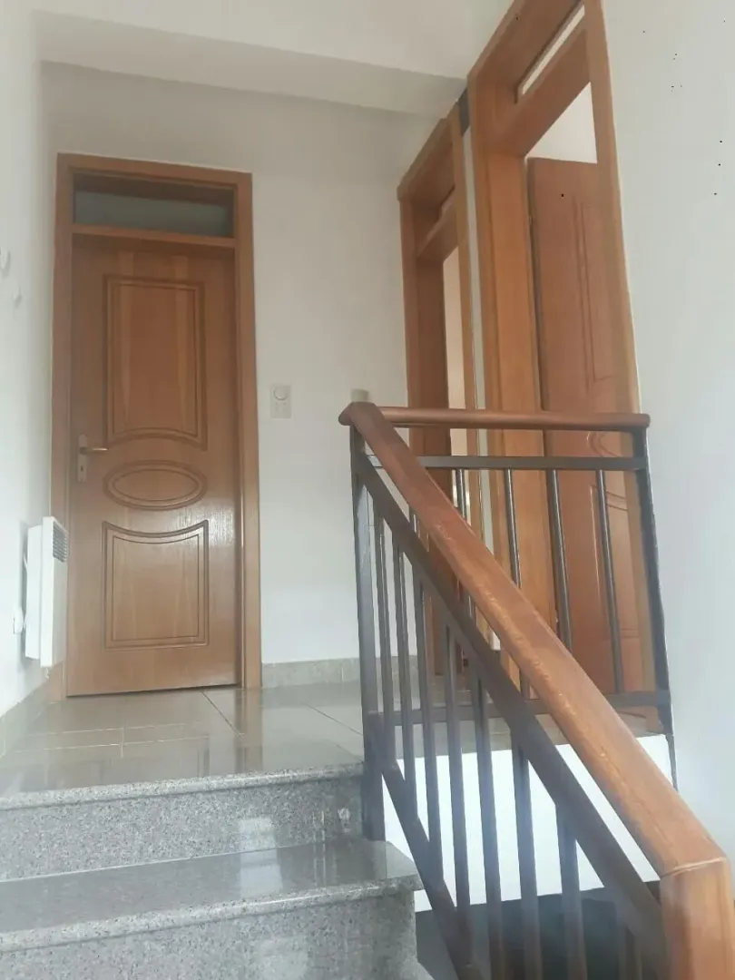 Izdavanje, trosoban stan, 80m², Pod Goricom, Podgorica