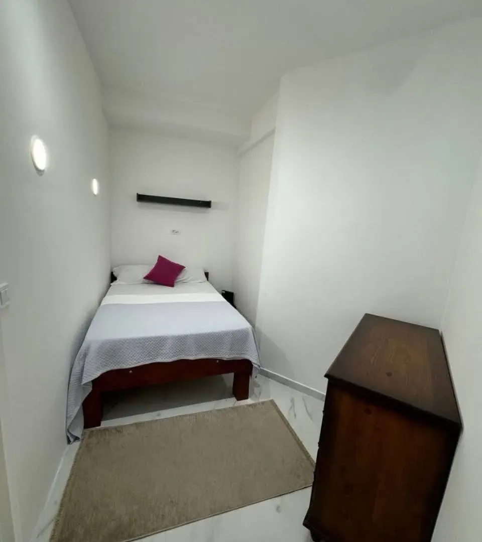 Rent, one bedroom apartment, 38m², Bulevar, Budva
