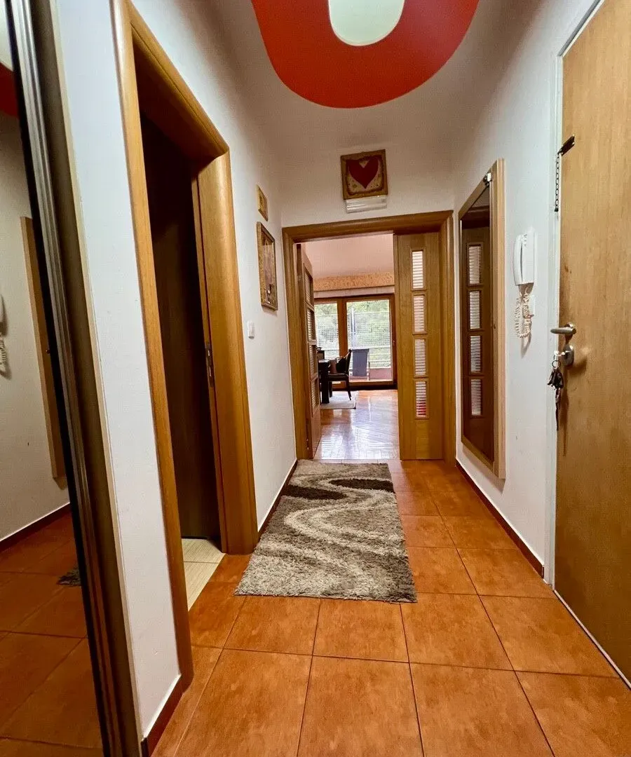 Prodaja, trosoban stan, 136m², Centar, Podgorica