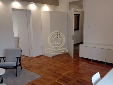 Izdavanje, trosoban stan, 82m², Centar, Novi Sad - image 13