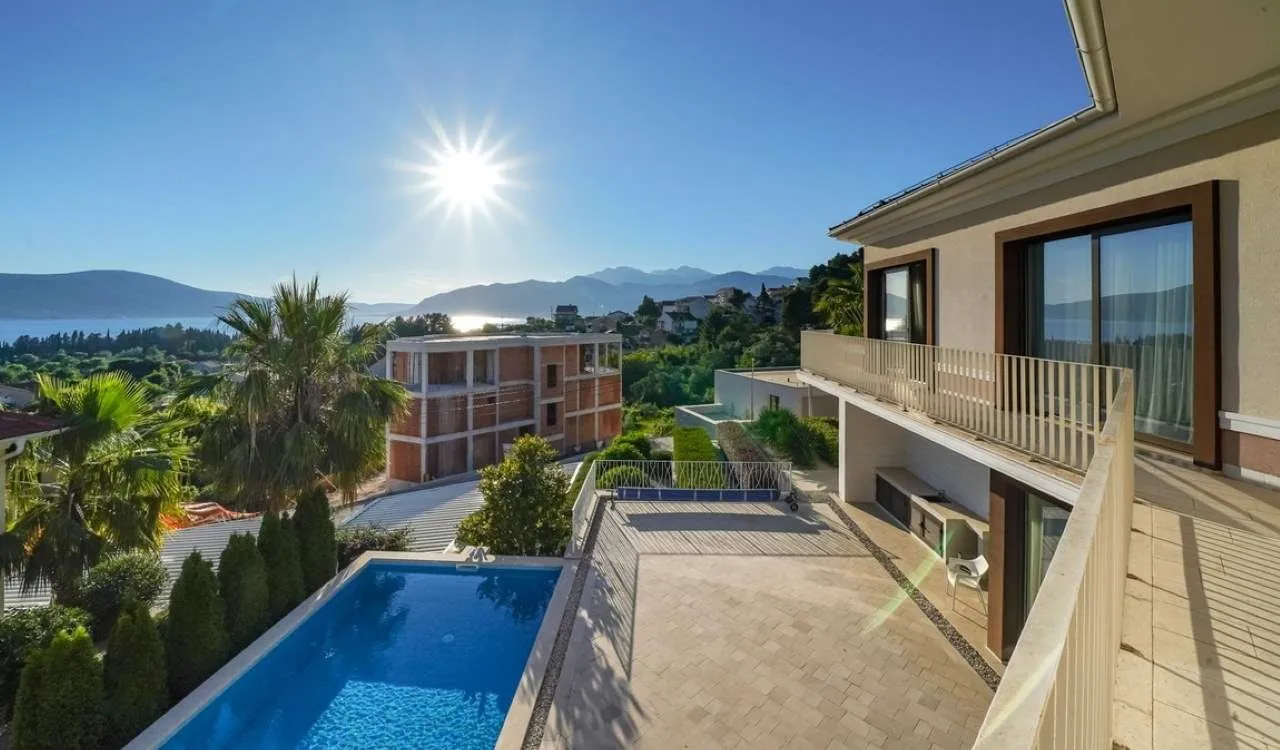 Sale, house, 290m², Tivat, Crna Gora