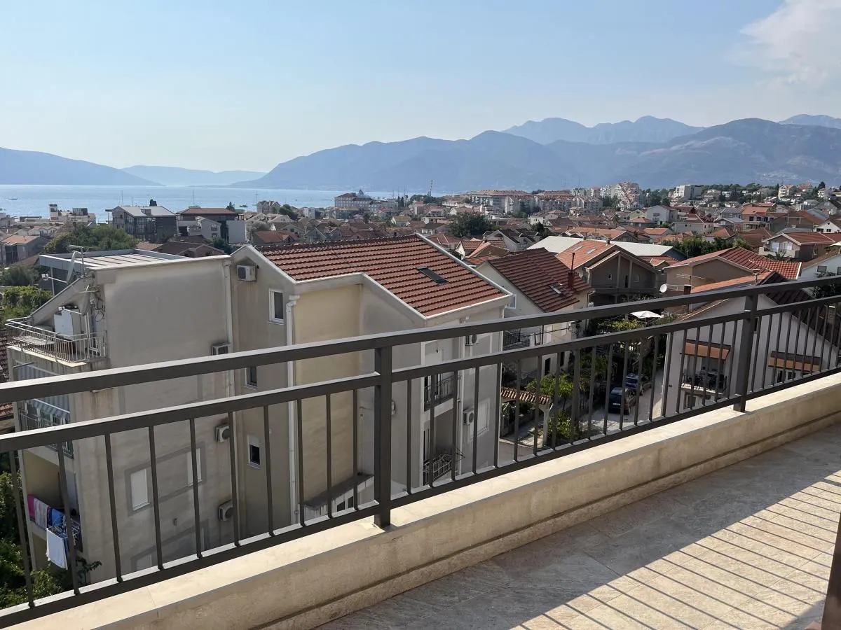 Prodaja, trosoban stan, 99m², Kalimanj, Tivat