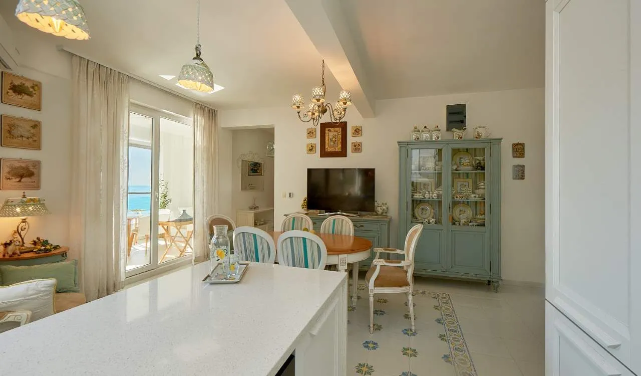 Prodaja, trosoban stan, 150m², Bečići, Budva