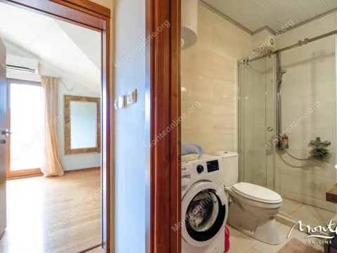 Sale, three bedroom apartment, 130m², Risan, Kotor - image 31