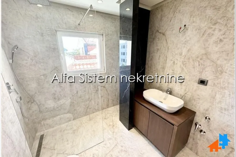 Prodaja, četvorosoban stan, 147m², Banovo Brdo, Beograd