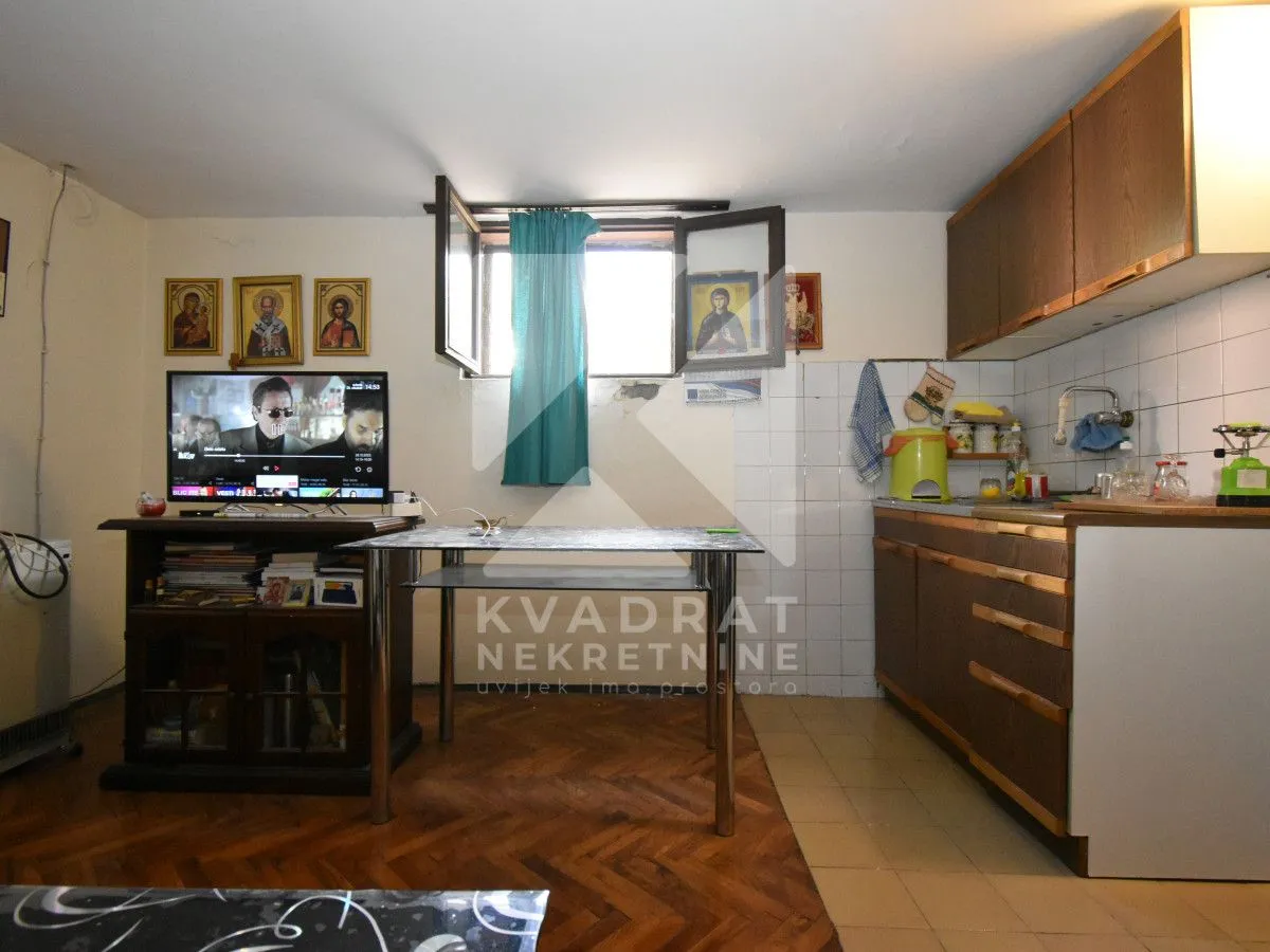 Prodaja, kuća, 200m², Tološi, Podgorica