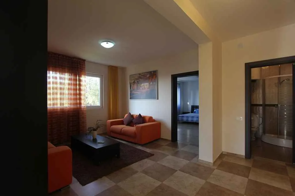 Prodaja, kuća, 301m², Sutomore, Bar