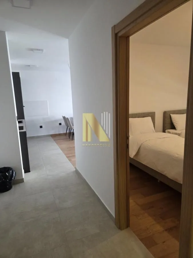 Izdavanje, trosoban stan, 72m², Sajmište, Novi Sad