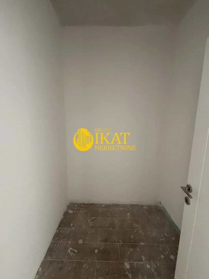 Prodaja, trosoban stan, 98m², Alibunar, Srbija