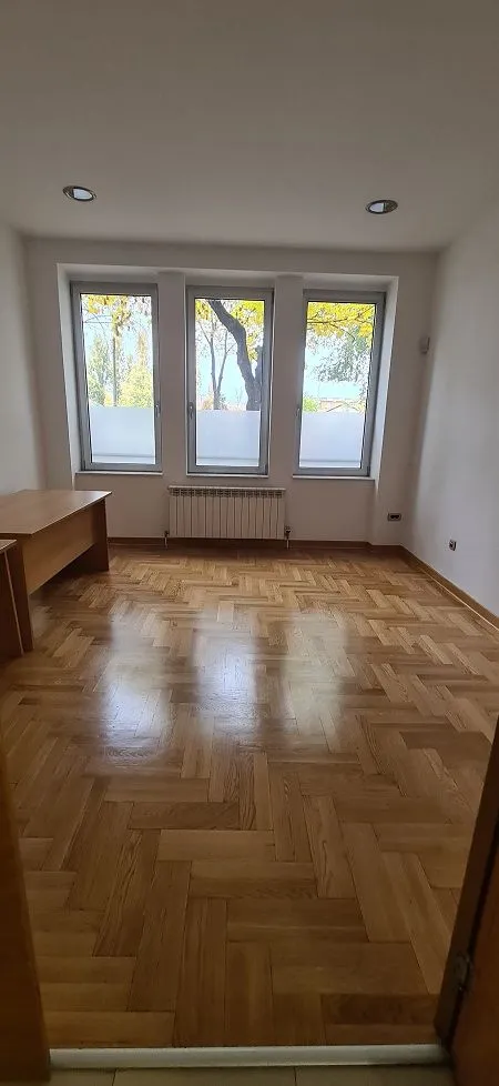 Rent, office space, 390m², Stari Grad, Beograd