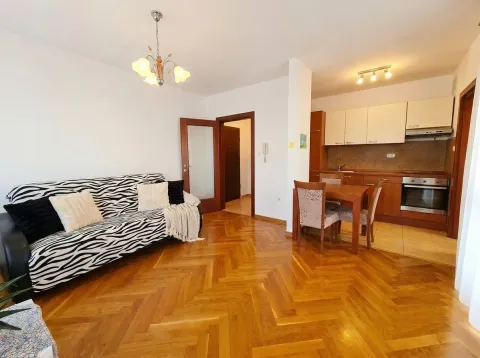Prodaja, jednosoban stan, 49m², Podkošljun, Budva - image 1