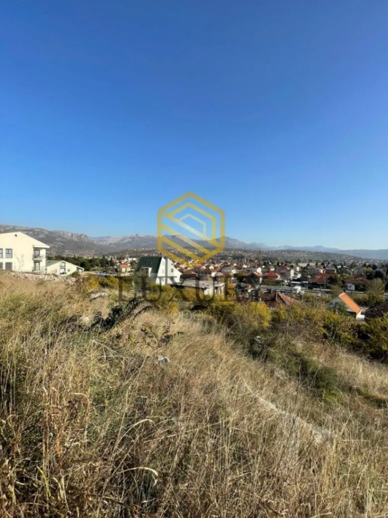 Prodaja, plac, 800m², Gorica C, Podgorica