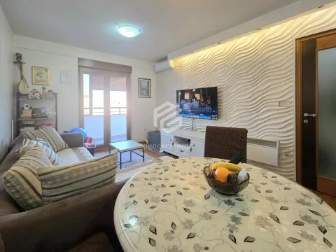 Prodaja, jednosoban stan, 45m², Stari Aerodrom, Podgorica - image 2