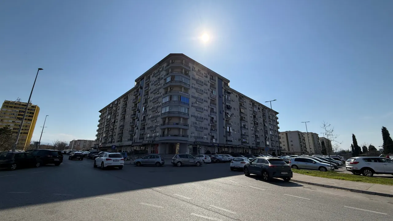 Izdavanje, trosoban stan, 85m², Pobrežje, Podgorica