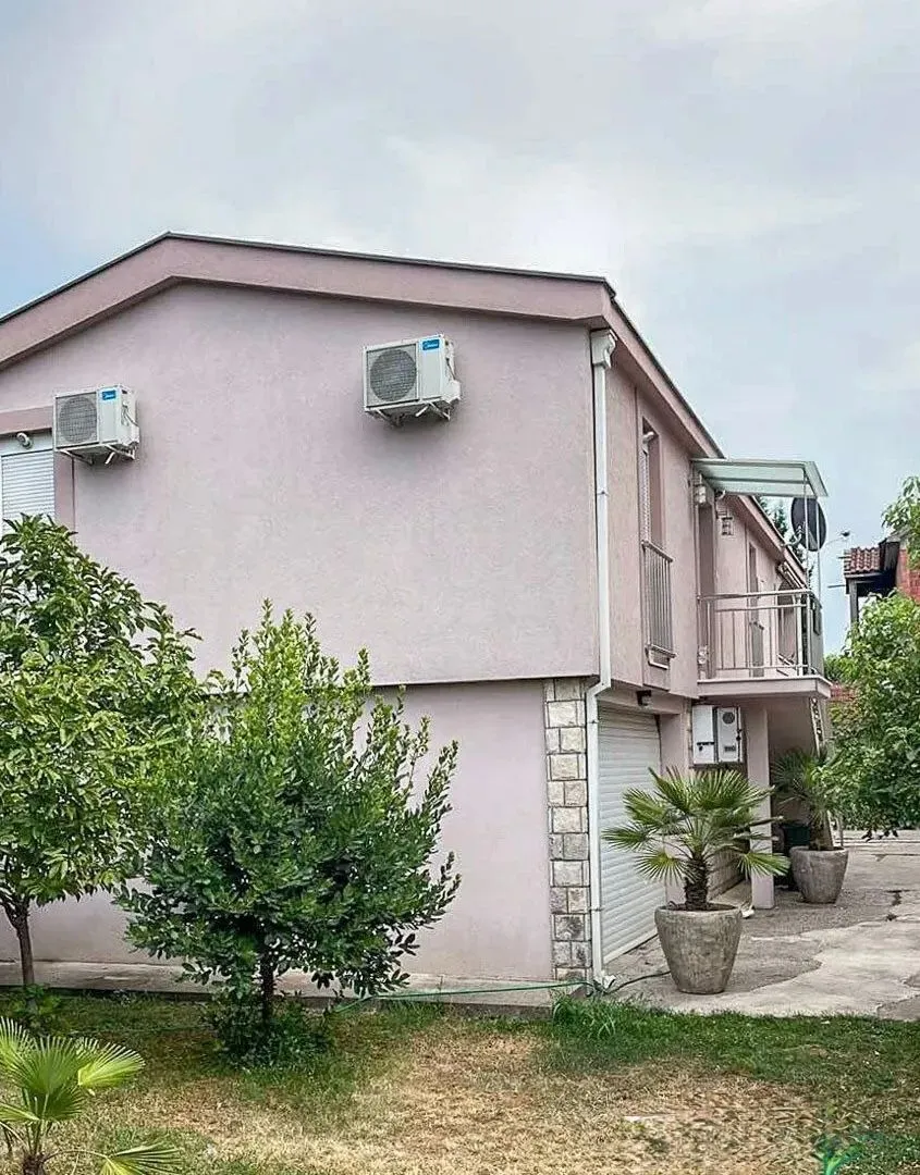 Prodaja, kuća, 320m², Zagorič, Podgorica