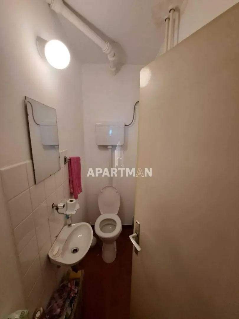 Prodaja, trosoban stan, 77m², Zemun Sve Podlokacije, Beograd