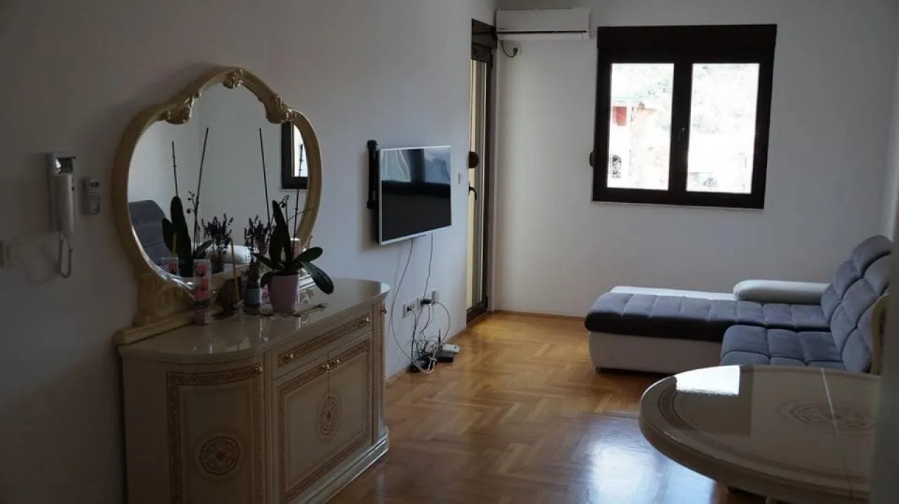 Prodaja, jednosoban stan, 45m², Lazi, Budva