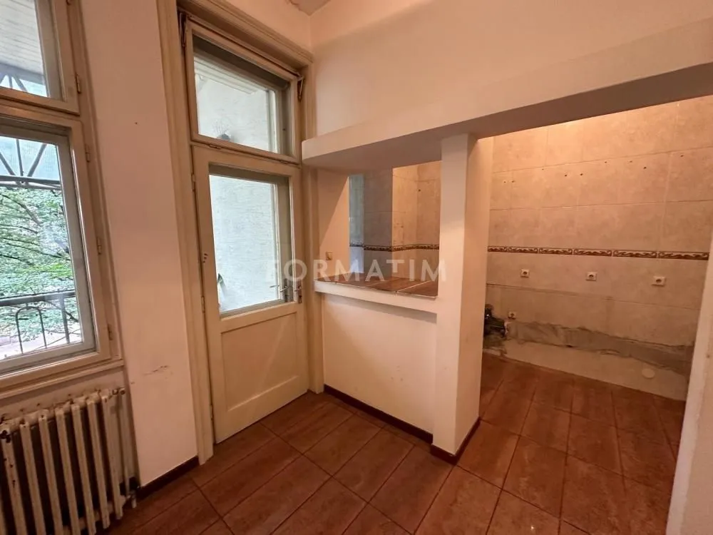 Izdavanje, stan, 305m², Kalenić Pijaca, Vračar Sve Podlokacije