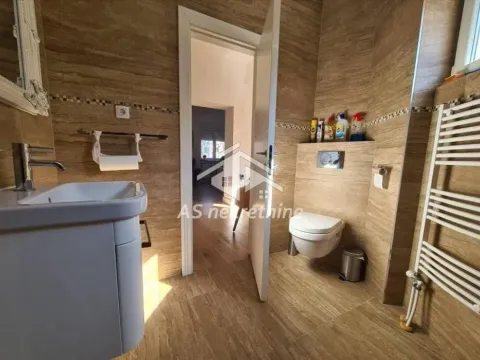 Izdavanje, poslovni prostor, 72m², Kalenić Pijaca, Vračar Sve Podlokacije - image 14