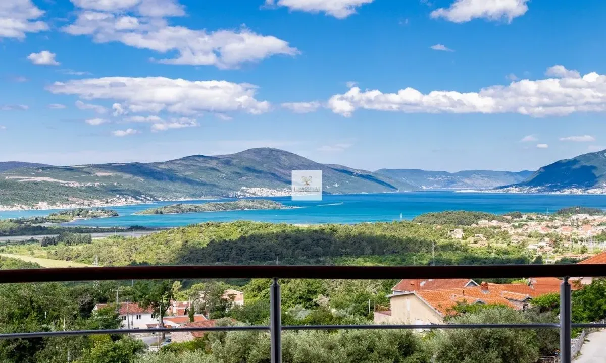 Prodaja, dvosoban stan, 119m², Kotor, Crna Gora