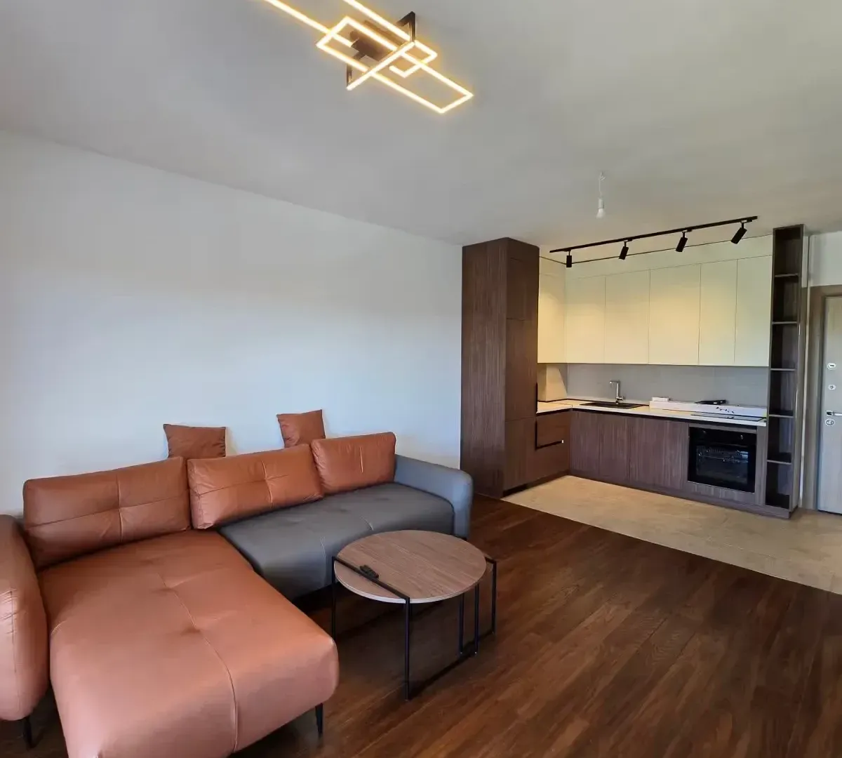 Izdavanje, stan, 50m², Tivat, Crna Gora