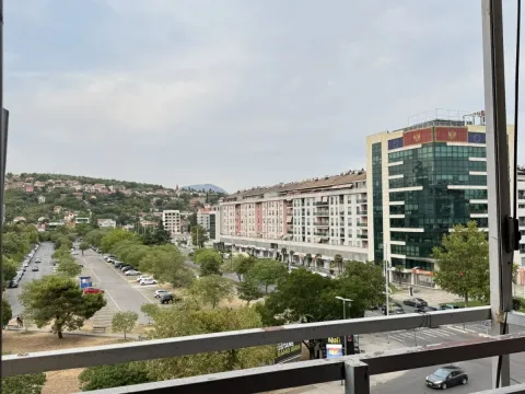 Izdavanje, trosoban stan, 95m², Preko Morače, Podgorica - image 9
