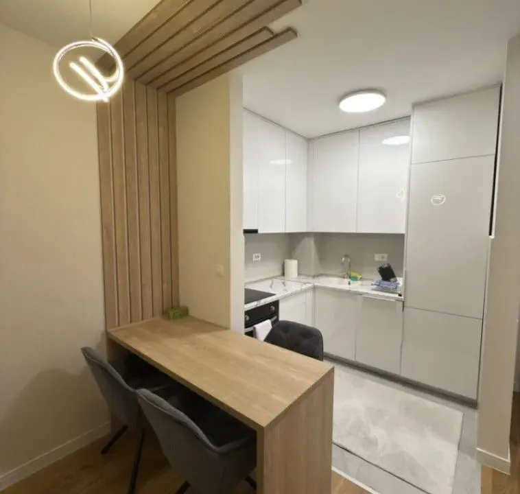 Izdavanje, jednosoban stan, 43m², Central Point, Podgorica