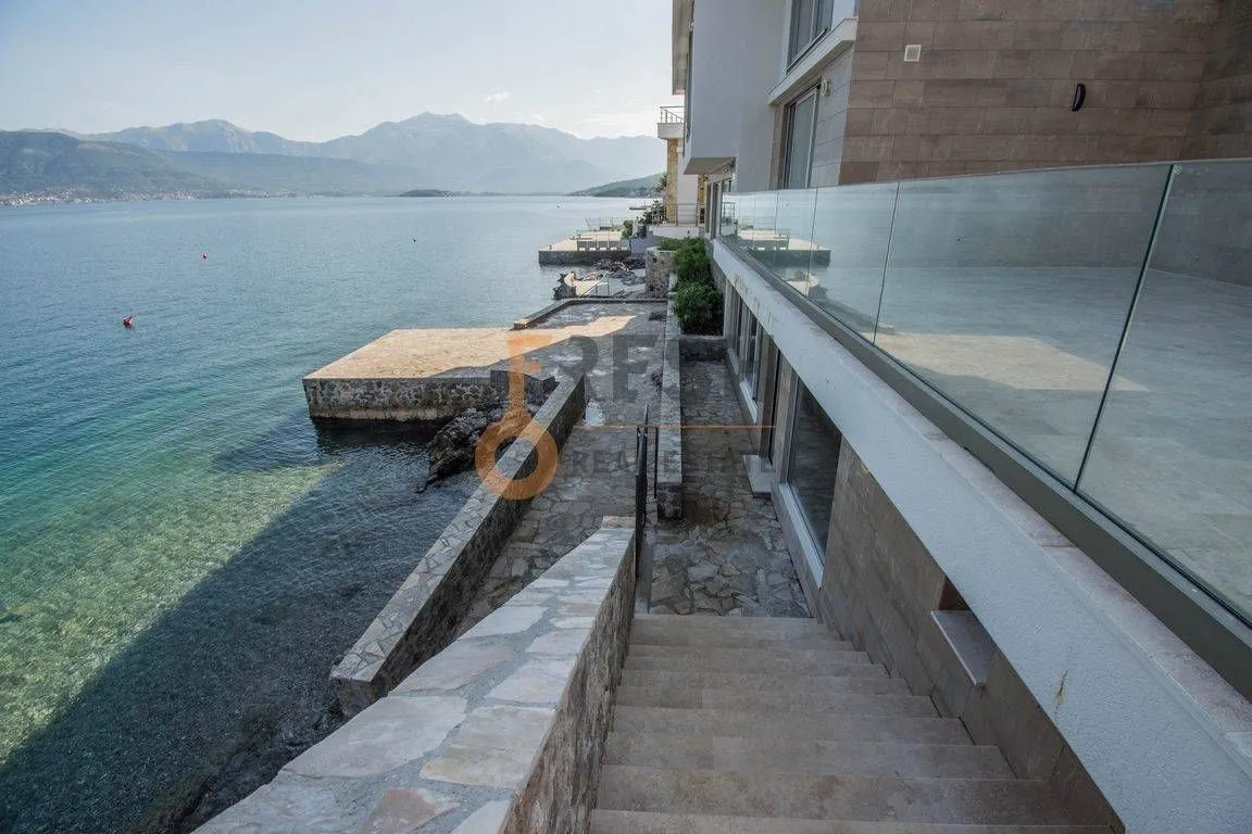 Sale, house, 240m², Tivat, Crna Gora