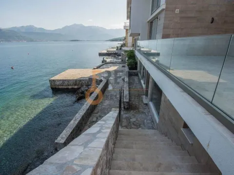 Prodaja, kuća, 240m², Tivat, Crna Gora - image 12